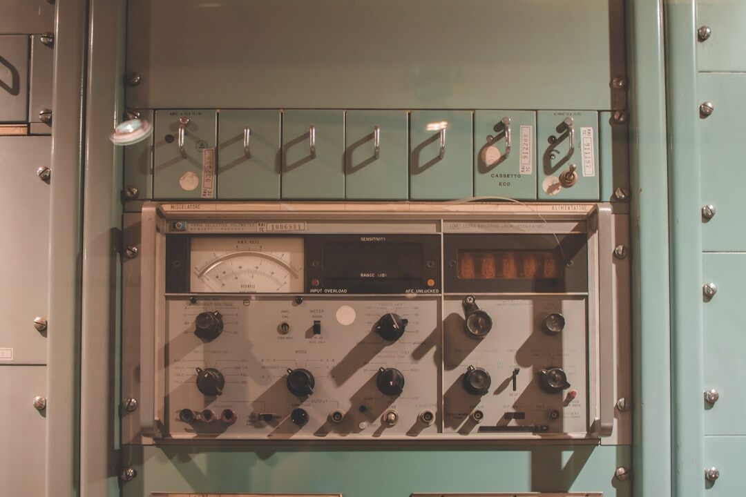 vintage radio equipment lab